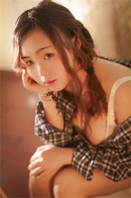 坐在小叔叔的棍子上写作业-午睡趴桌手臂发麻